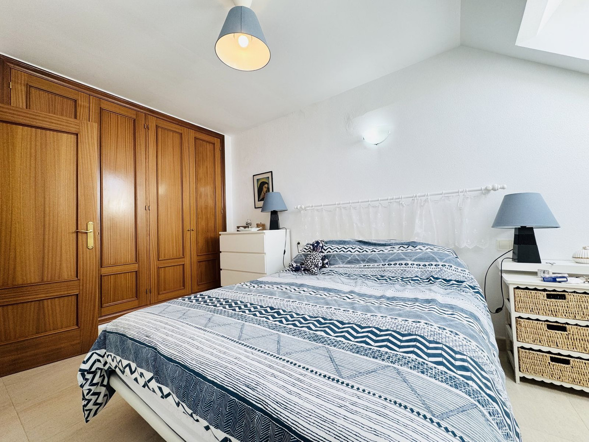 Penthouse in San Luis de Sabinillas-16