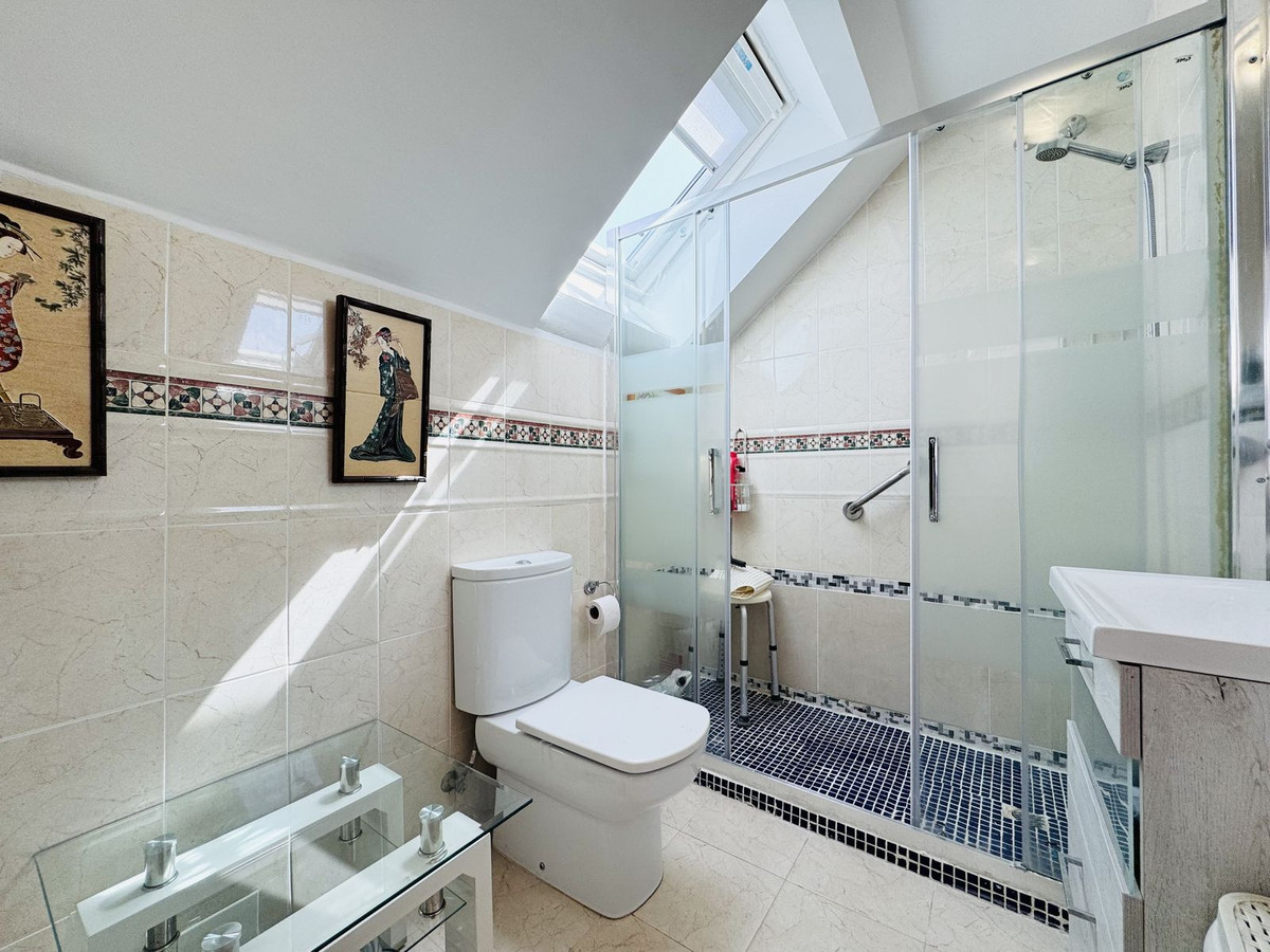 Penthouse in San Luis de Sabinillas-17