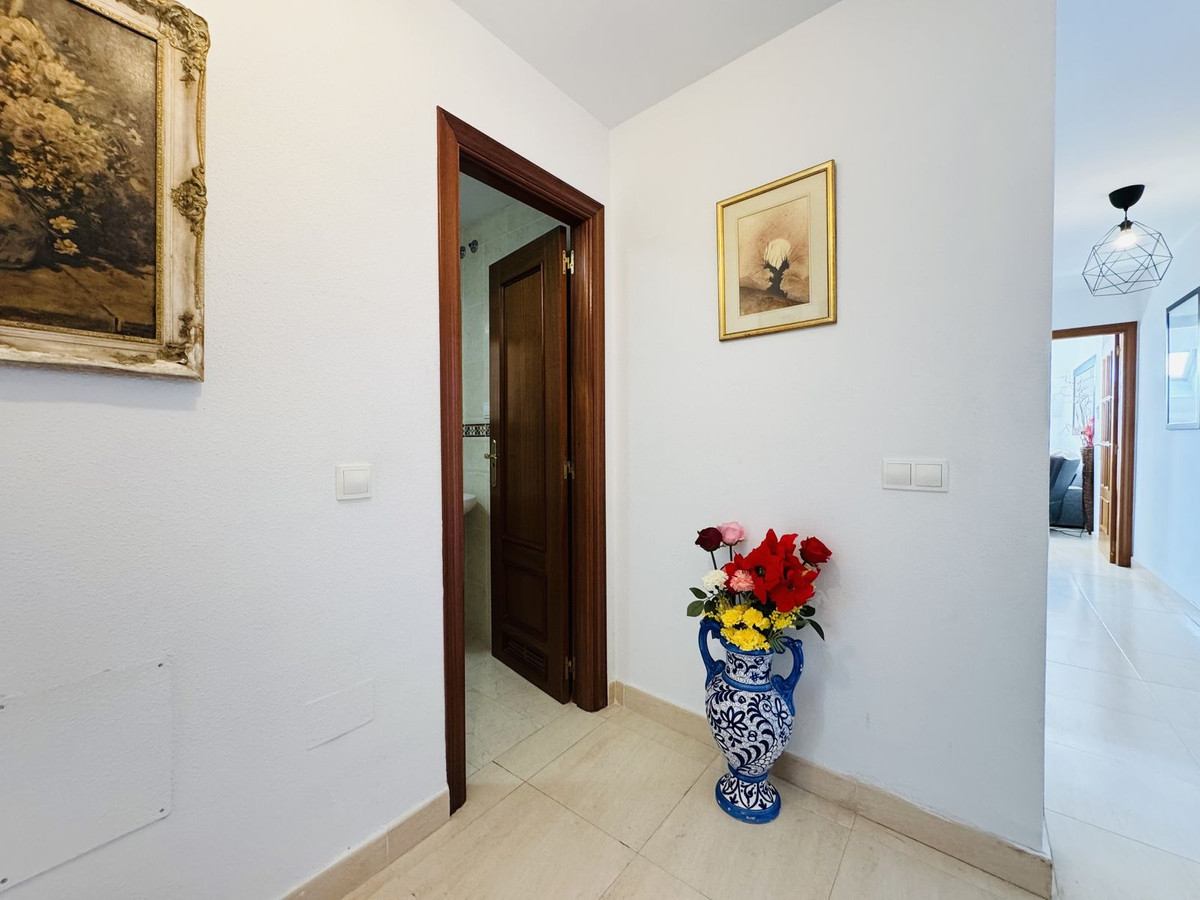 Penthouse in San Luis de Sabinillas-24