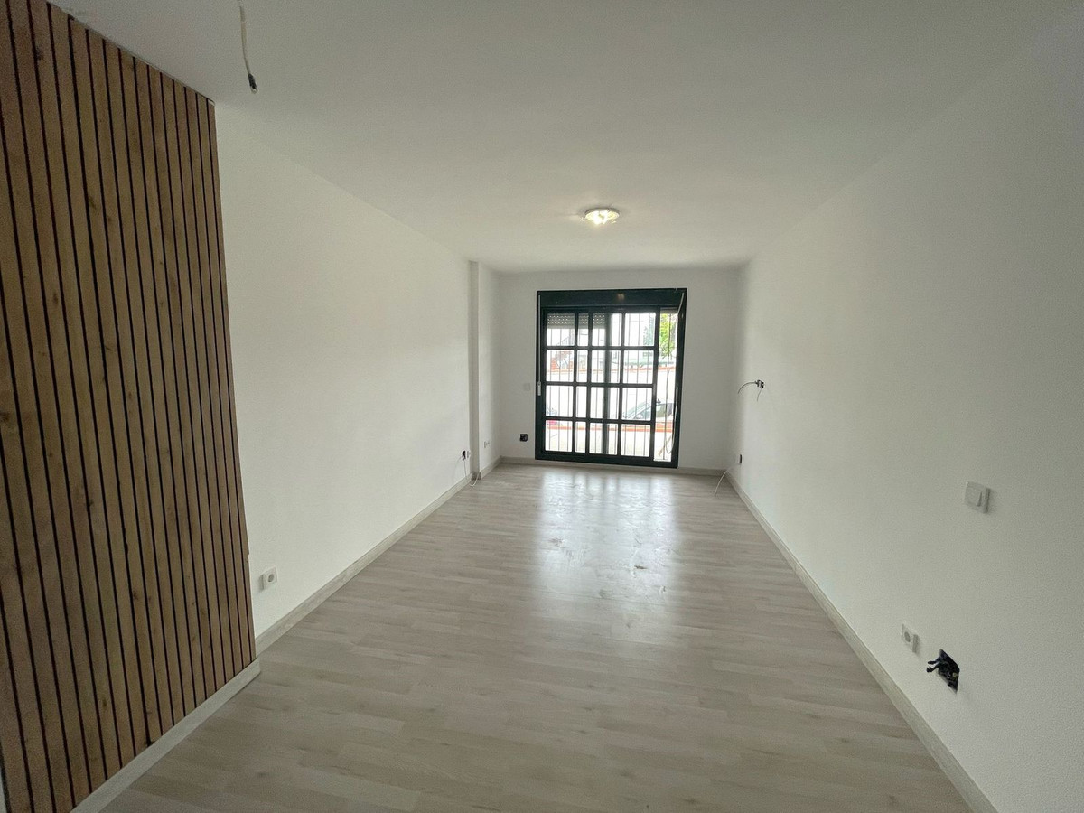 Begane grond appartement in San Luis de Sabinillas-1