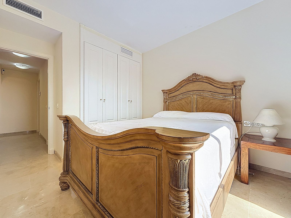 Appartement te koop in San Luis de Sabinillas | 2 slaapkamers H5071108