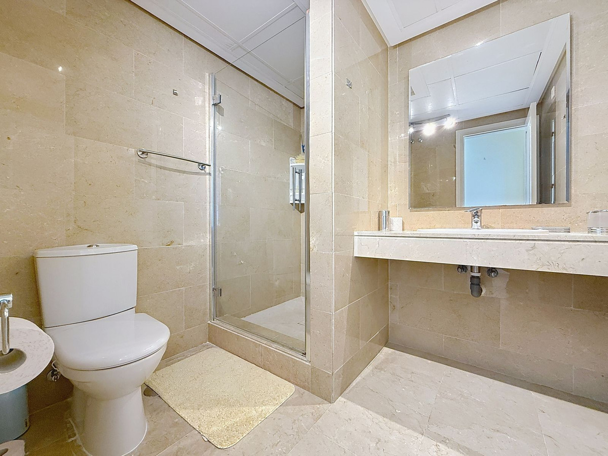 Appartement te koop in San Luis de Sabinillas | 2 slaapkamers H5071108