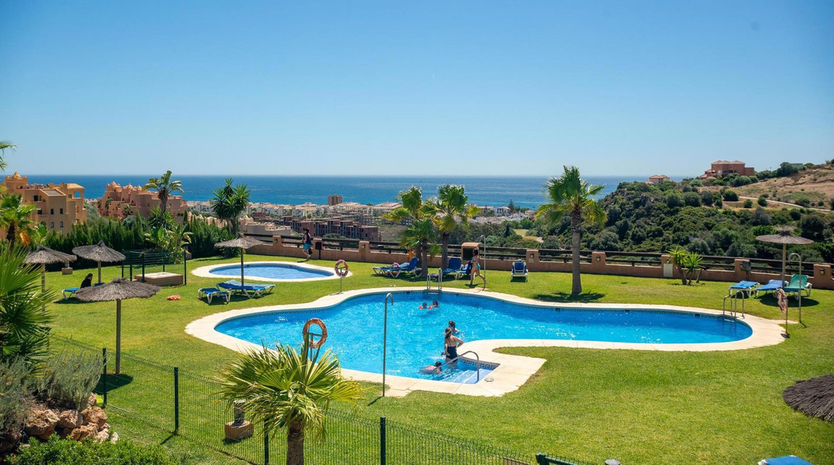 Appartement te koop in San Luis de Sabinillas | 2 slaapkamers H5071108