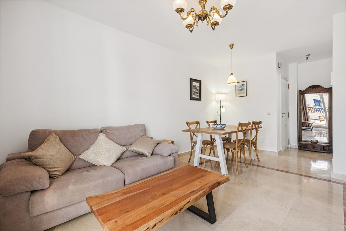 Appartement te koop in San Luis de Sabinillas | 2 slaapkamers H5105452