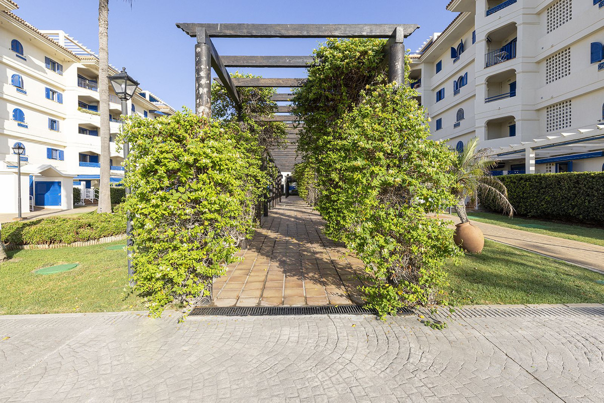 Appartement te koop in San Luis de Sabinillas | 2 slaapkamers H5105452