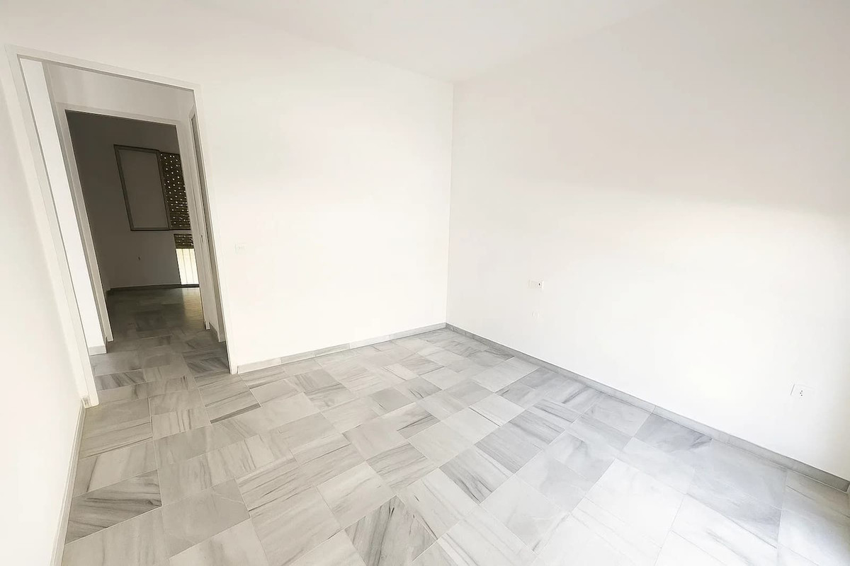 Appartement te koop in San Luis de Sabinillas | 2 slaapkamers H5124040