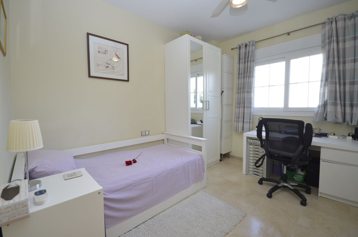 Appartement te koop in San Luis de Sabinillas | 2 slaapkamers H5202631