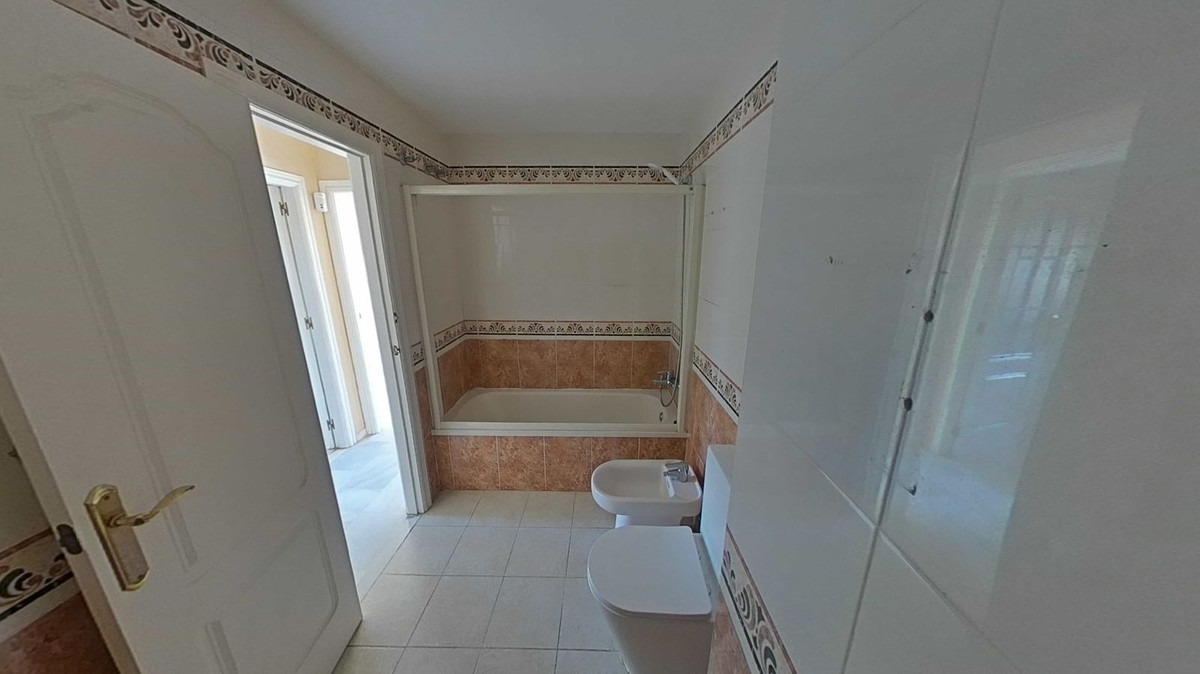 Appartement te koop in San Luis de Sabinillas | 2 slaapkamers H5226733