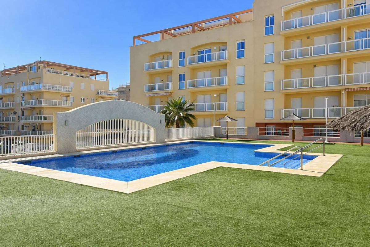 Appartement te koop in San Luis de Sabinillas | 2 slaapkamers H5350771