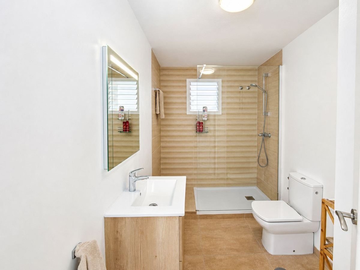 Appartement te koop in San Luis de Sabinillas | 2 slaapkamers H5394283