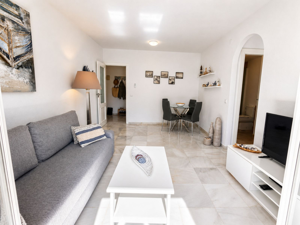 Appartement te koop in San Luis de Sabinillas | 2 slaapkamers H5394283