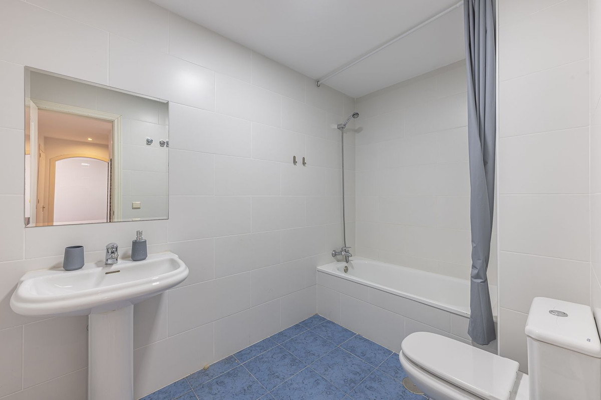 Appartement te koop in San Luis de Sabinillas | 2 slaapkamers H5448283