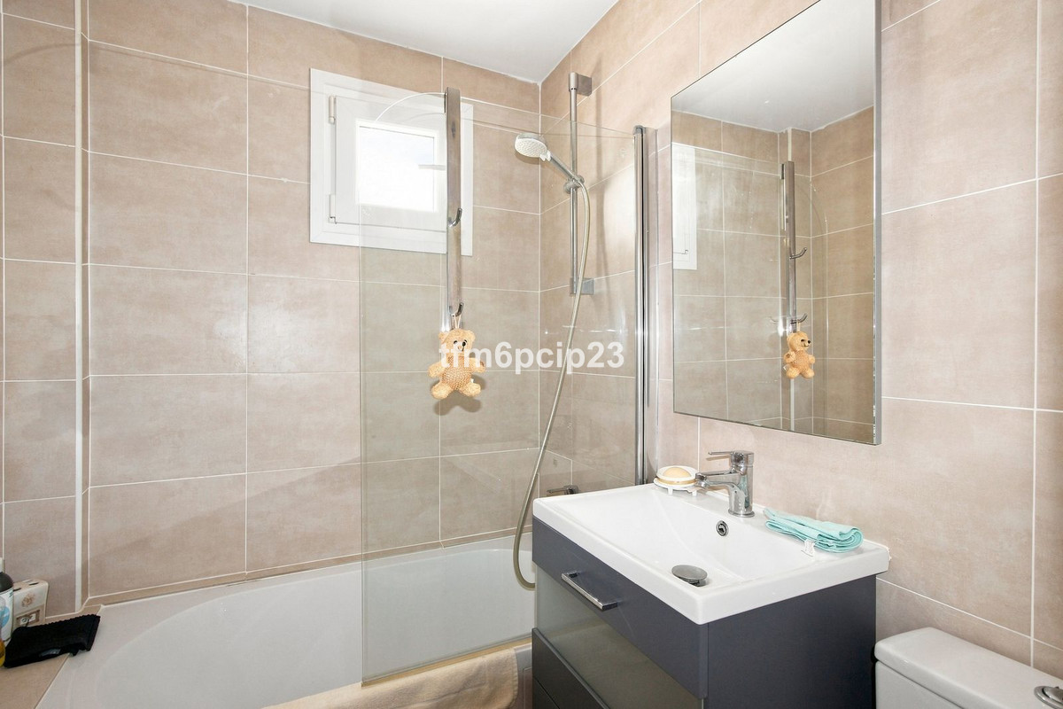 Appartement te koop in San Luis de Sabinillas | 3 slaapkamers H5470192