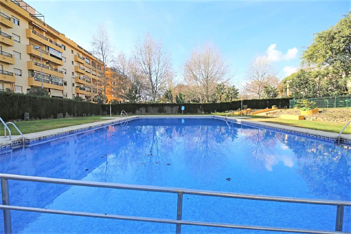 Appartement te koop in San Pedro de Alcántara | 3 slaapkamers H4309864