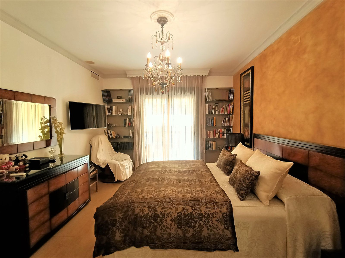 Appartement te koop in San Pedro de Alcántara | 3 slaapkamers H4309864
