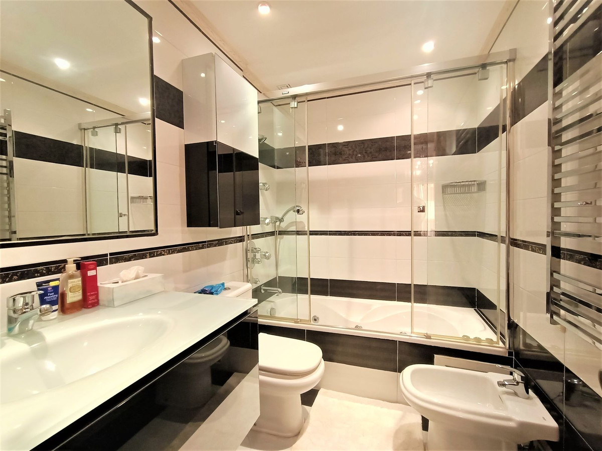 Appartement te koop in San Pedro de Alcántara | 3 slaapkamers H4309864