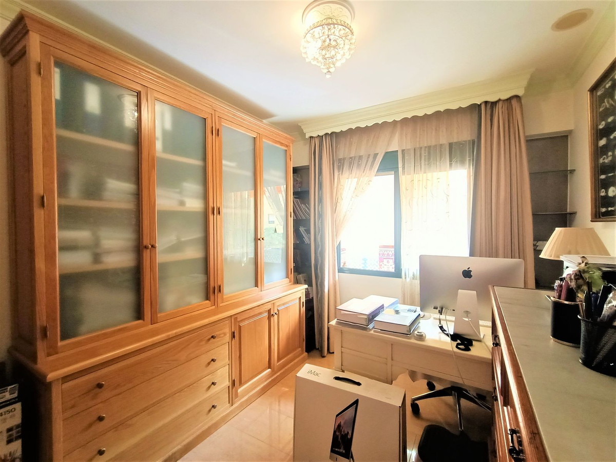 Appartement te koop in San Pedro de Alcántara | 3 slaapkamers H4309864