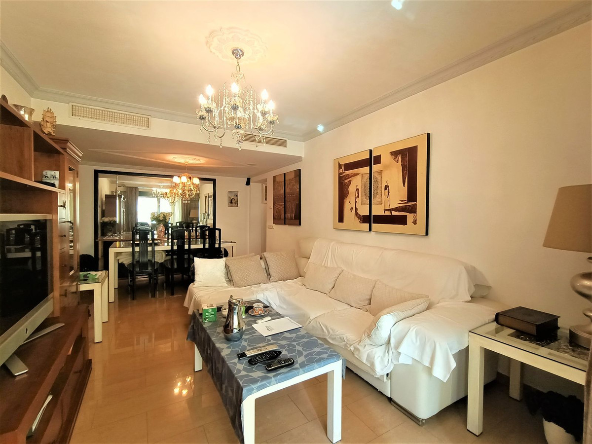 Appartement te koop in San Pedro de Alcántara | 3 slaapkamers H4309864