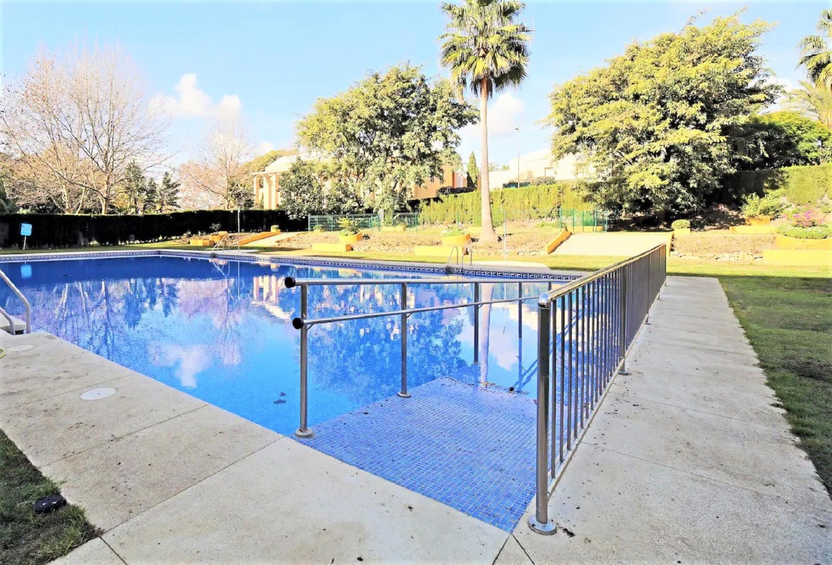 Appartement te koop in San Pedro de Alcántara | 3 slaapkamers H4309864