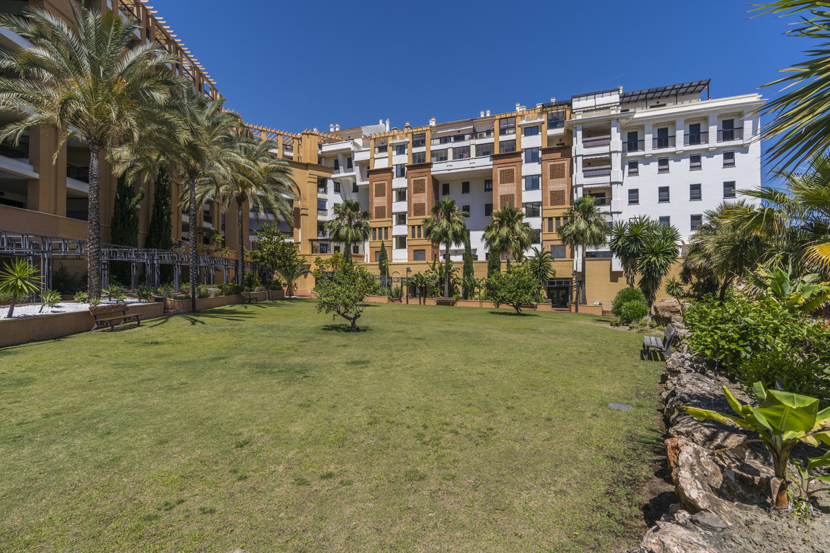 Appartement te koop in San Pedro de Alcántara | 2 slaapkamers H5072380