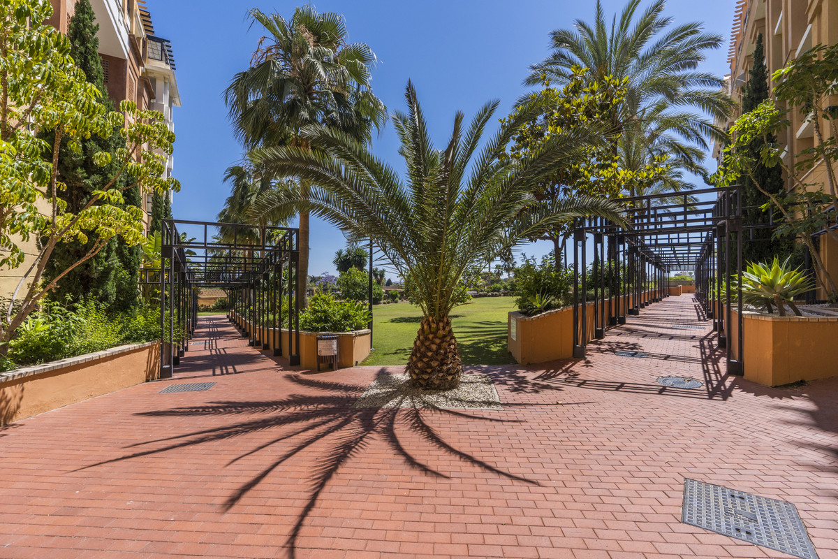 Appartement te koop in San Pedro de Alcántara | 2 slaapkamers H5072380