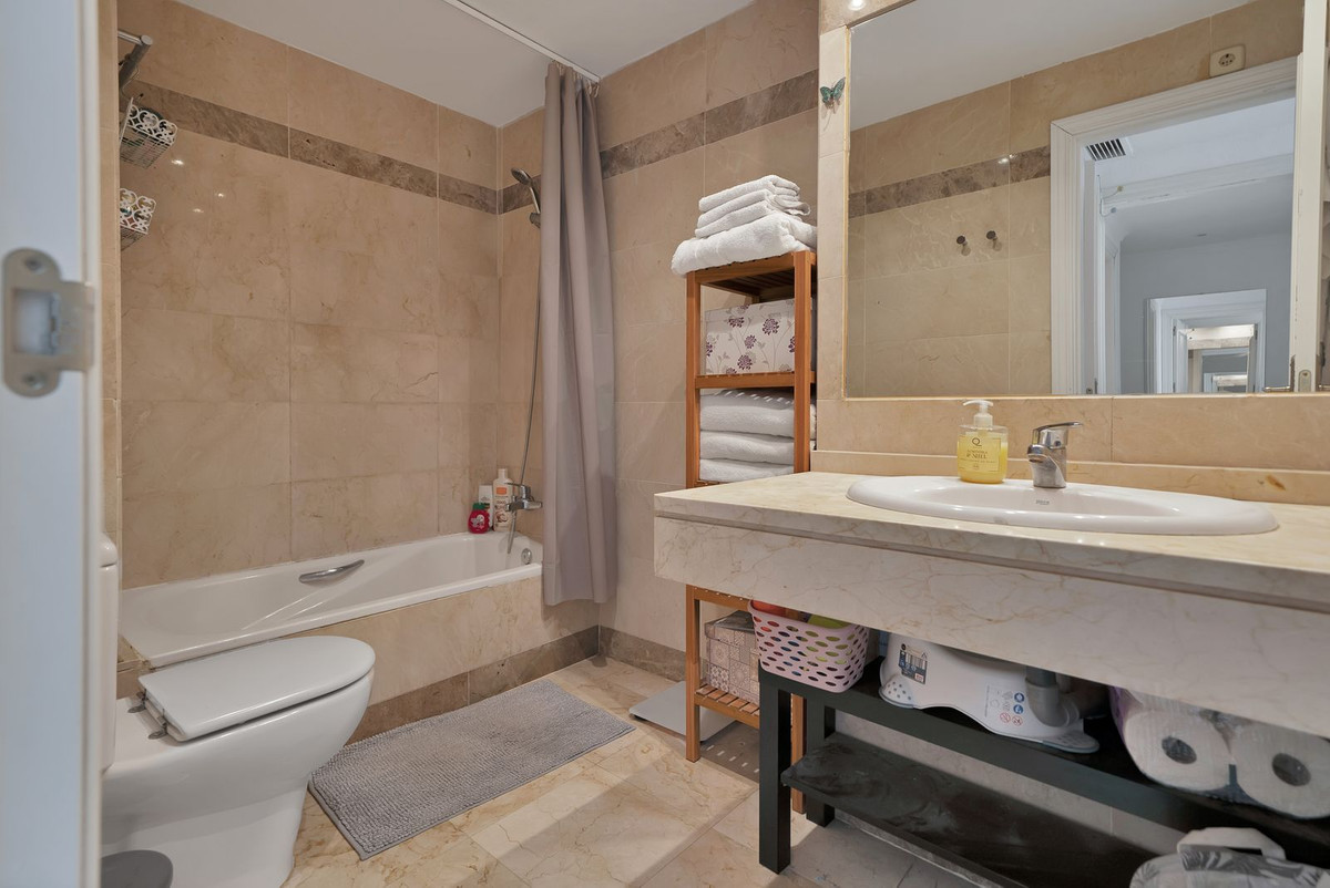 Appartement te koop in San Pedro de Alcántara | 2 slaapkamers H5074681