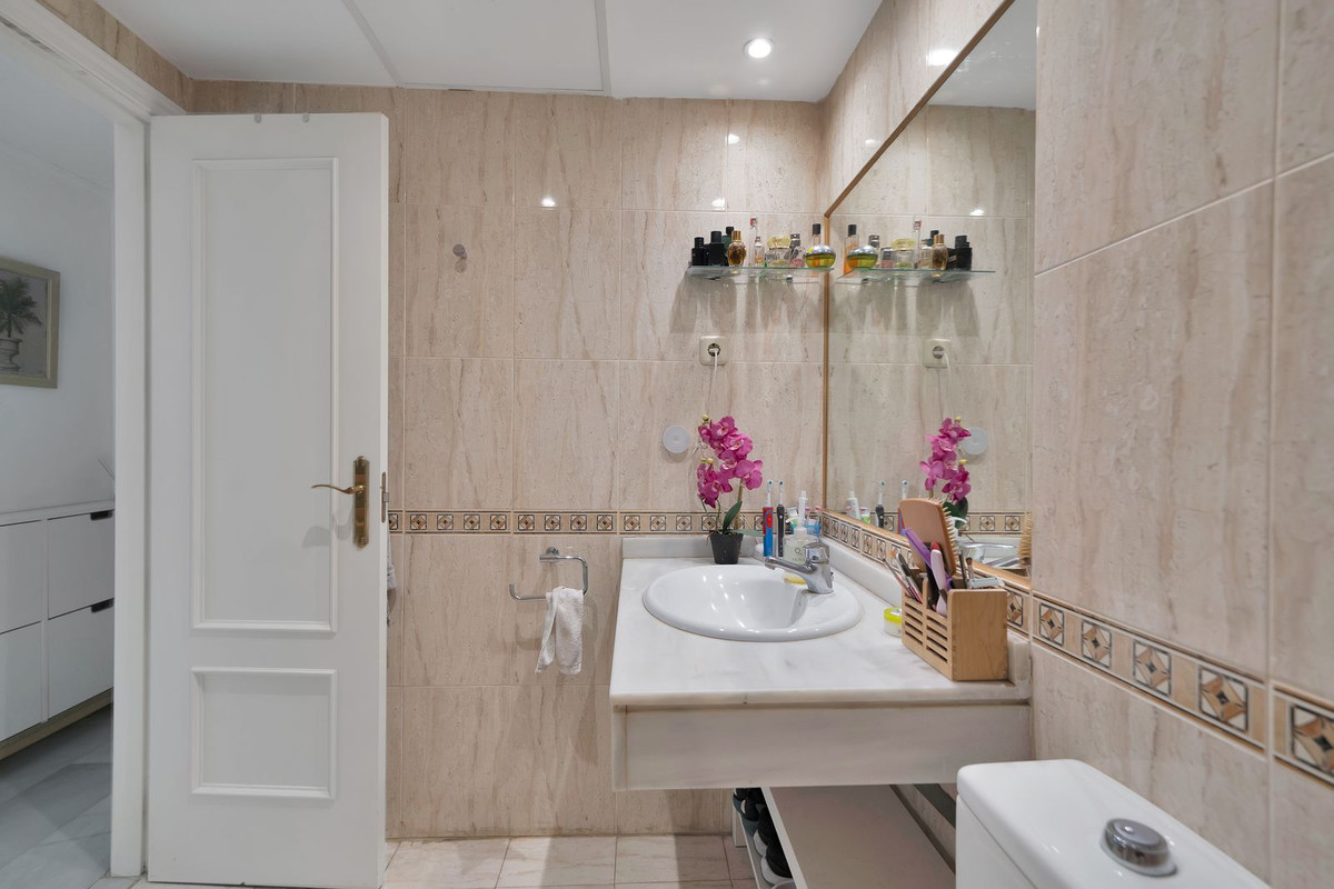 Appartement te koop in San Pedro de Alcántara | 2 slaapkamers H5074681
