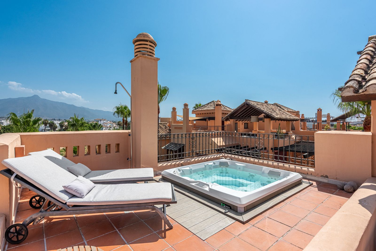 Appartement te koop in San Pedro de Alcántara | 3 slaapkamers H5104255
