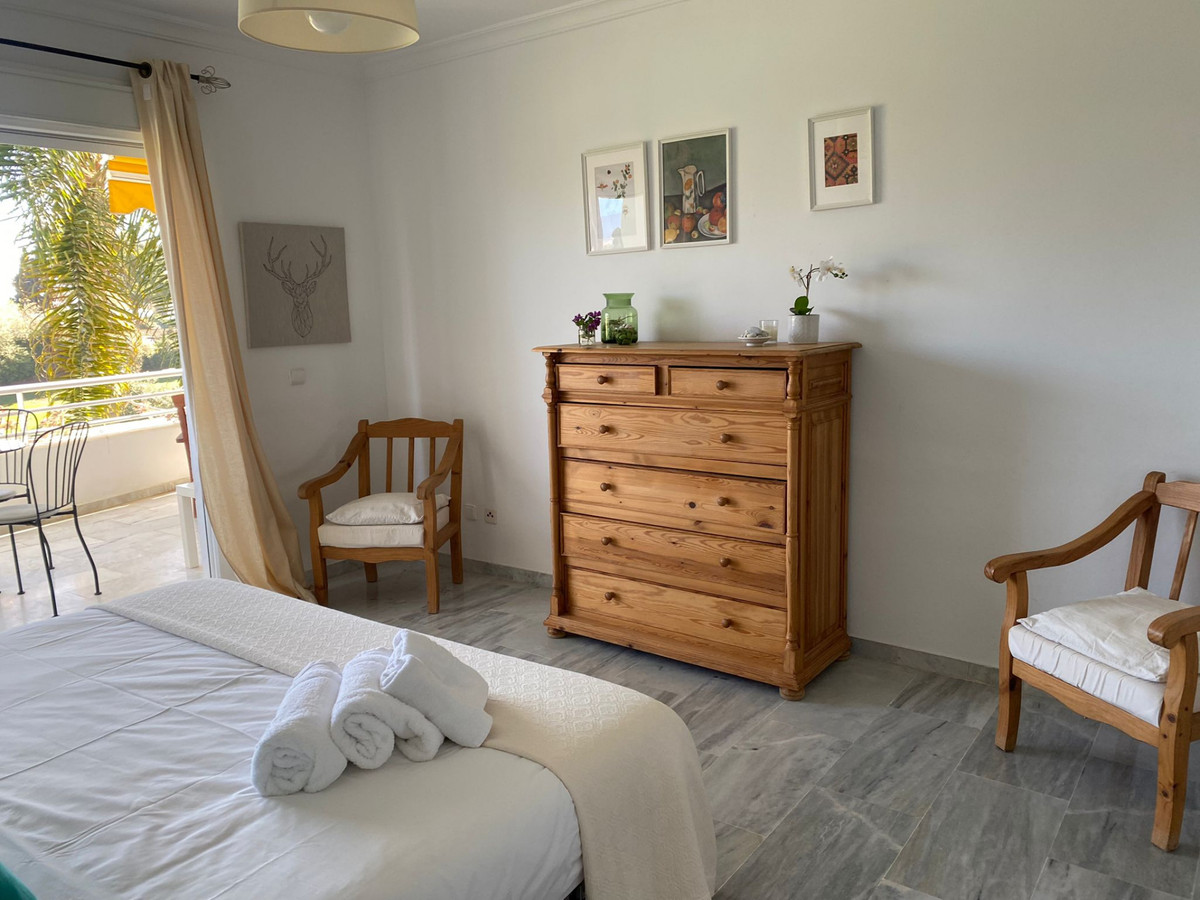 Apartment for sale in San Pedro de Alcántara | 3 bedrooms H5112049