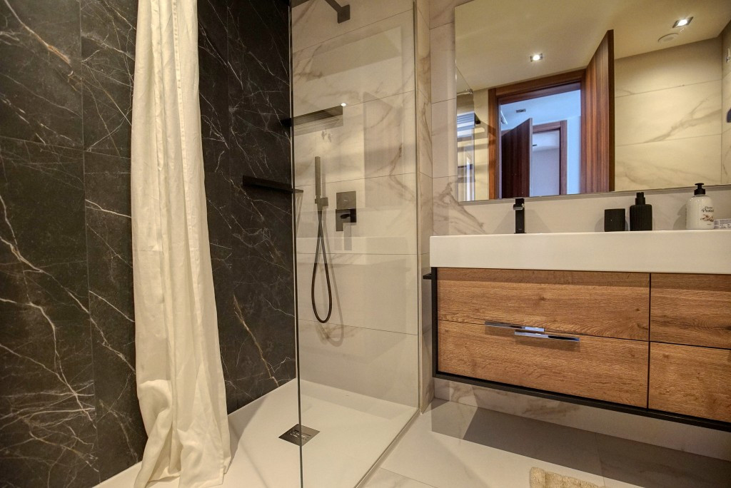 Apartment for sale in San Pedro de Alcántara | 3 bedrooms H5125690