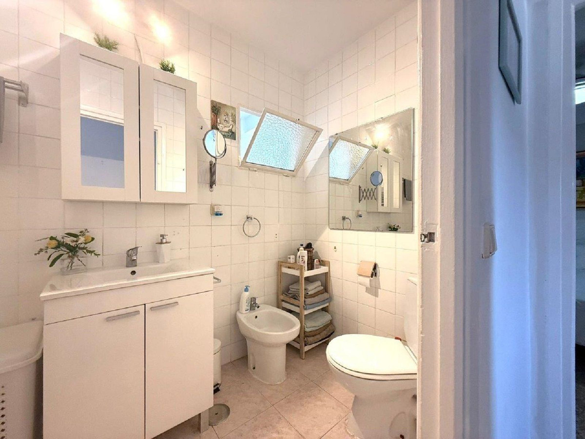 Apartment for sale in San Pedro de Alcántara | 3 bedrooms H5129653
