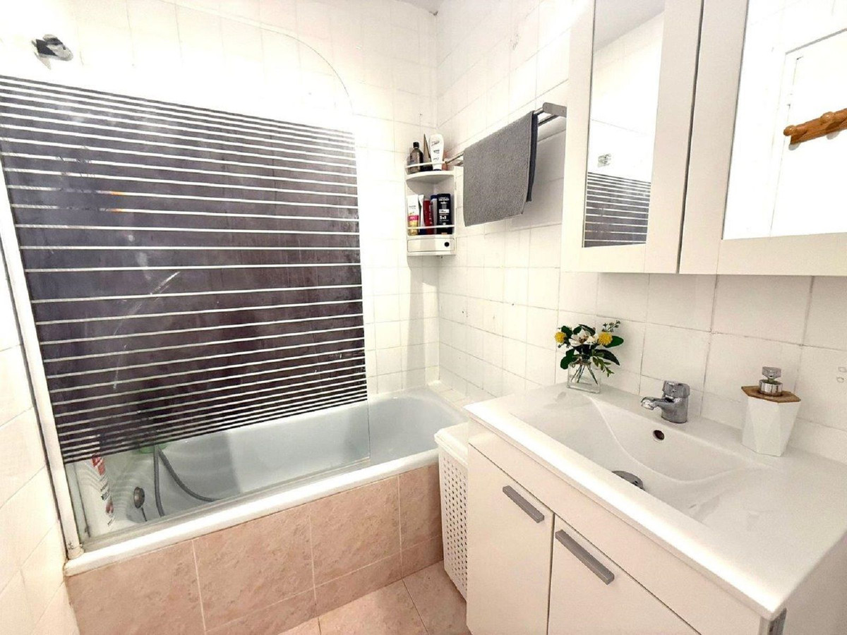 Apartment for sale in San Pedro de Alcántara | 3 bedrooms H5129653