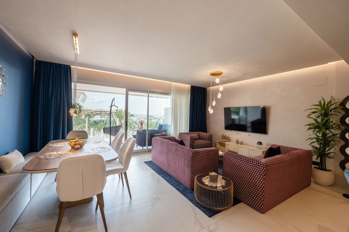 Apartment for sale in San Pedro de Alcántara | 3 bedrooms H5129848