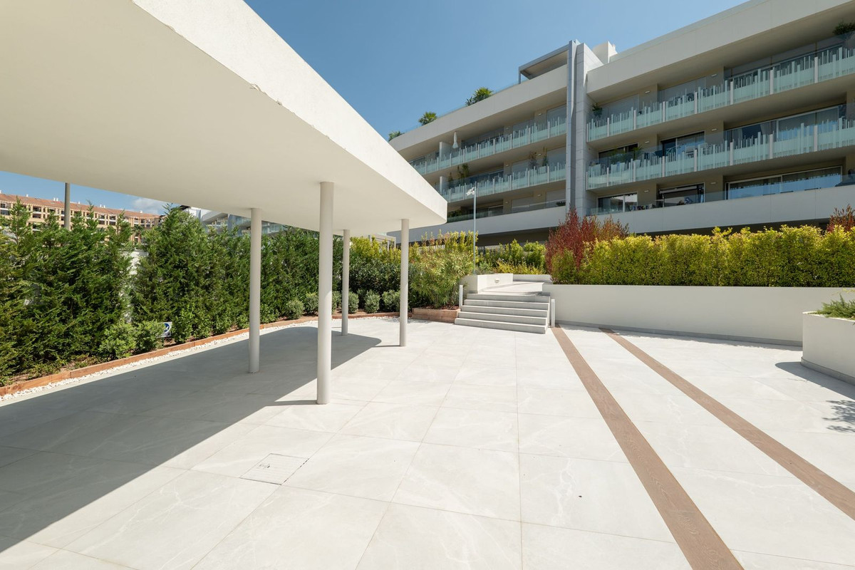 Apartment for sale in San Pedro de Alcántara | 3 bedrooms H5129848