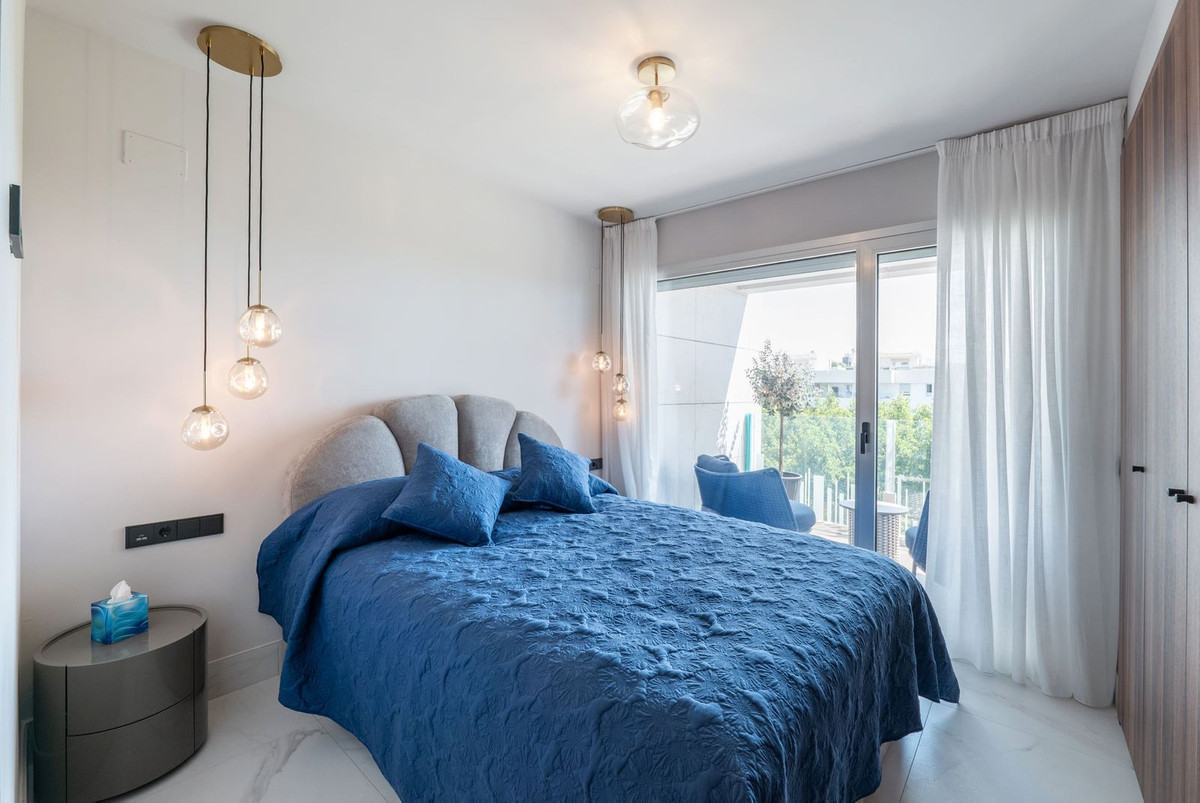 Apartment for sale in San Pedro de Alcántara | 3 bedrooms H5129848