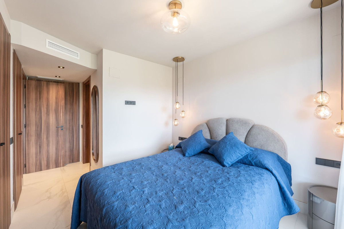 Apartment for sale in San Pedro de Alcántara | 3 bedrooms H5129848