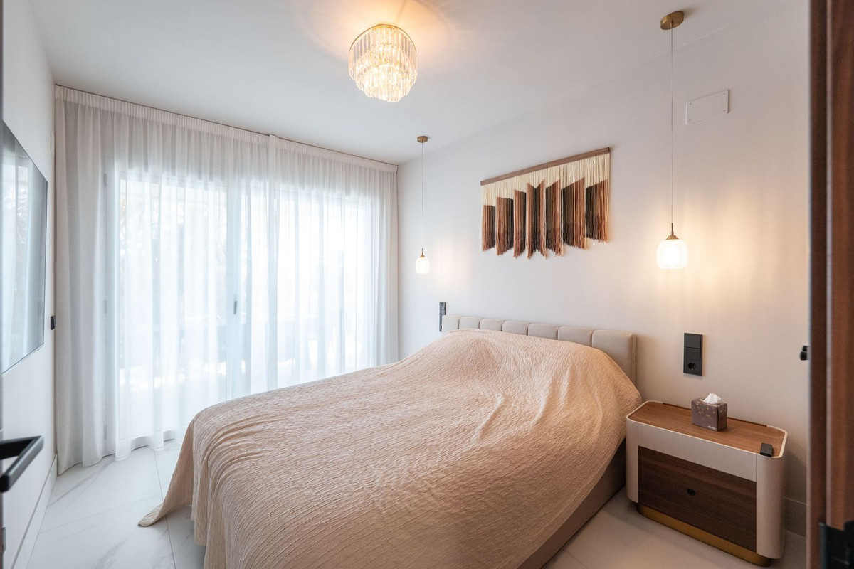 Apartment for sale in San Pedro de Alcántara | 3 bedrooms H5129848