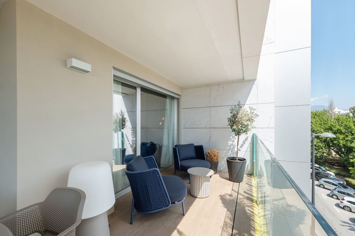 Apartment for sale in San Pedro de Alcántara | 3 bedrooms H5129848