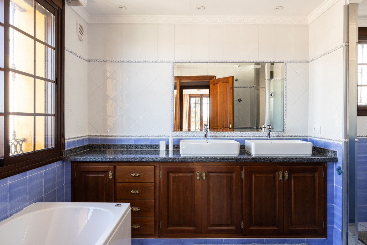 Huis te koop in San Pedro de Alcántara | 4 slaapkamers H5134261