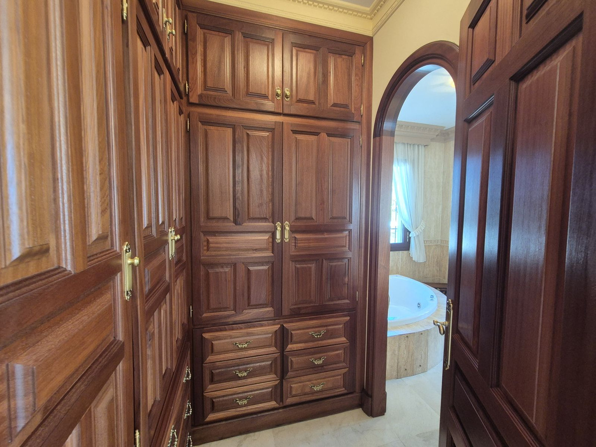 Huis te koop in San Pedro de Alcántara | 5 slaapkamers H5272315