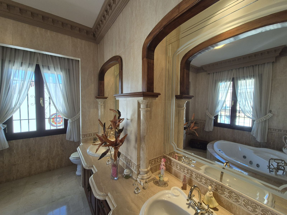 Huis te koop in San Pedro de Alcántara | 5 slaapkamers H5272315