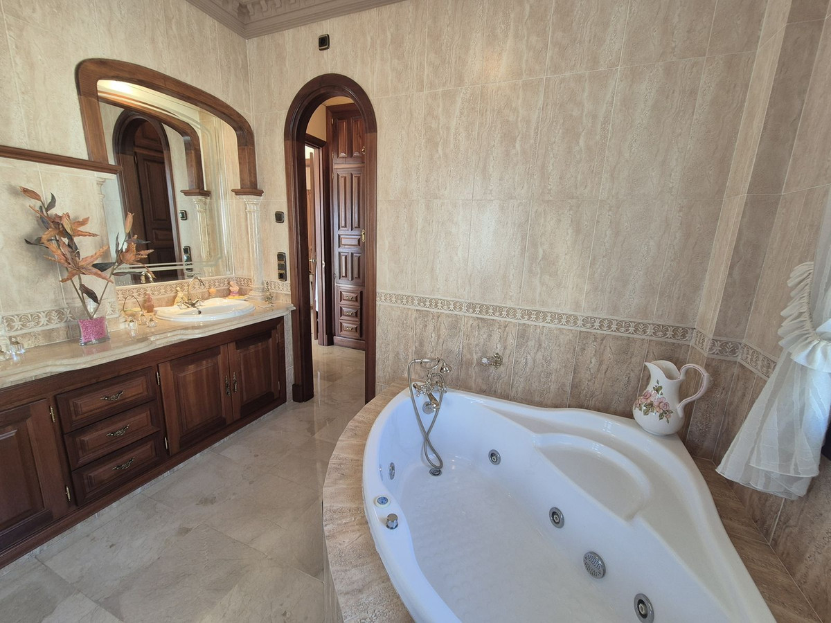 Huis te koop in San Pedro de Alcántara | 5 slaapkamers H5272315