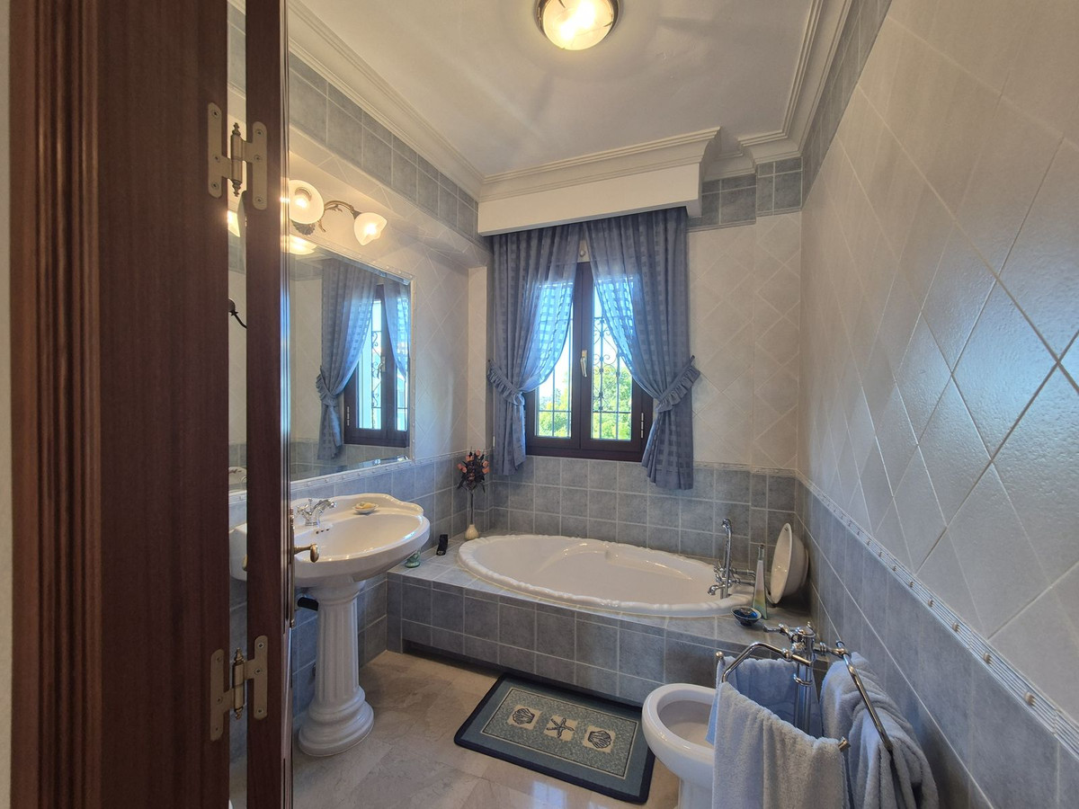 Huis te koop in San Pedro de Alcántara | 5 slaapkamers H5272315