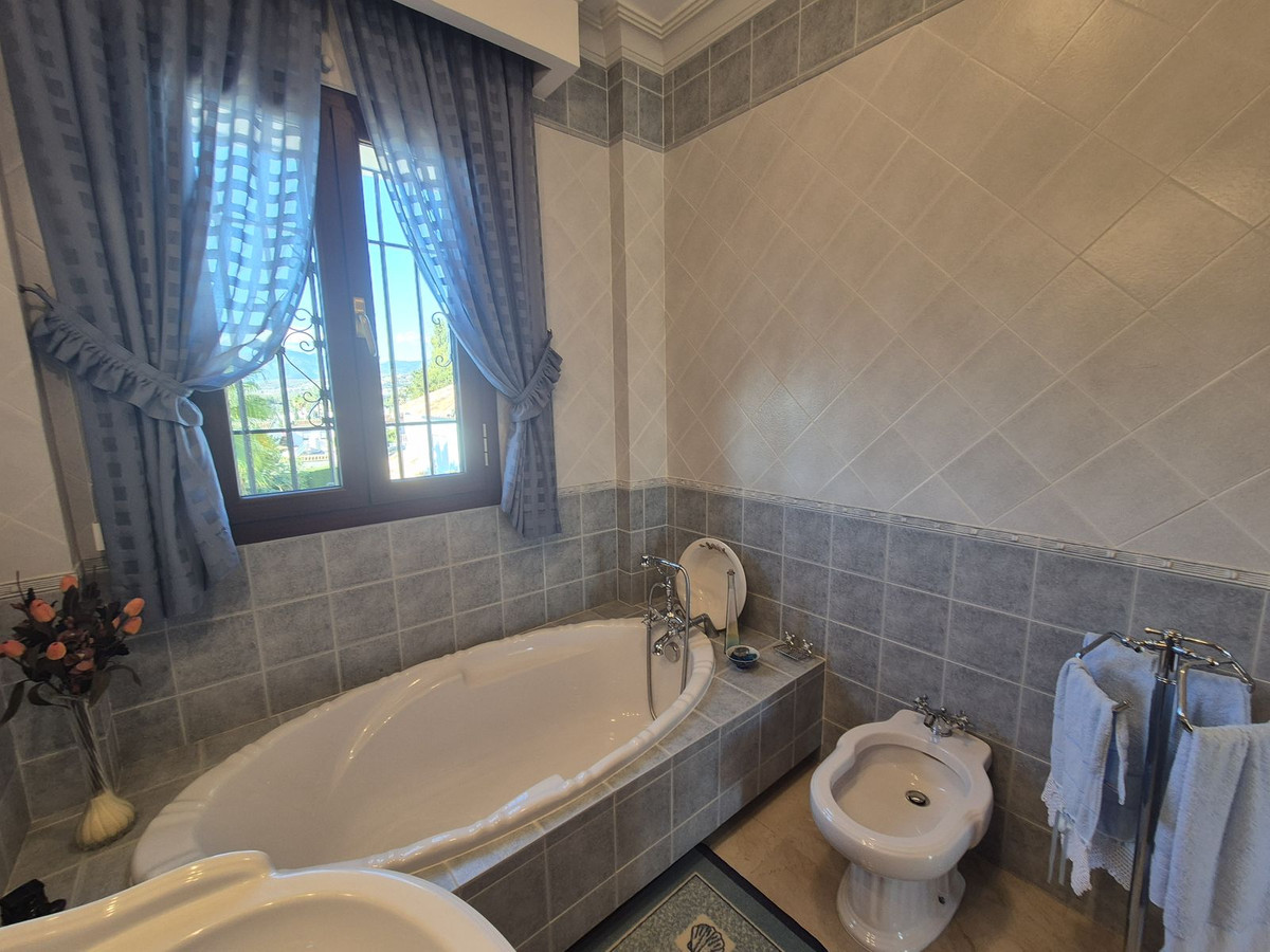 Huis te koop in San Pedro de Alcántara | 5 slaapkamers H5272315