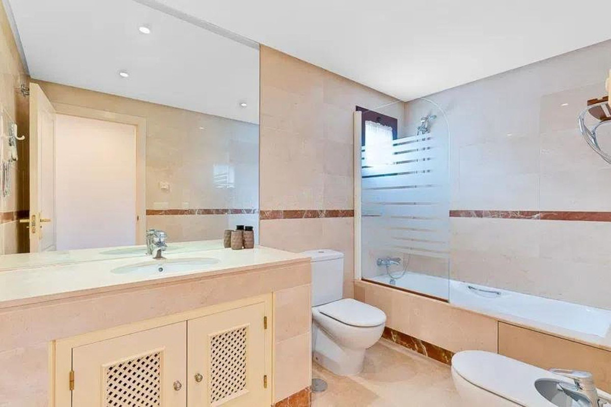 Appartement te koop in San Pedro de Alcántara | 2 slaapkamers H5286829