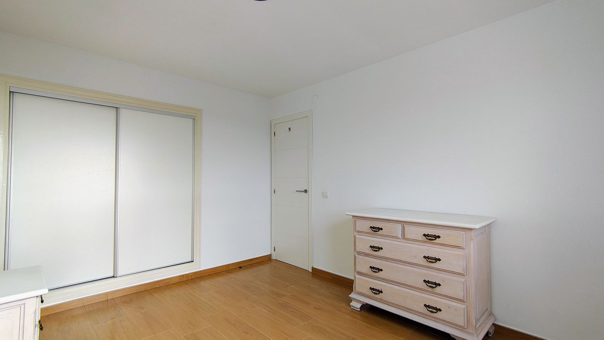 Appartement te koop in San Pedro de Alcántara | 4 slaapkamers H5302522