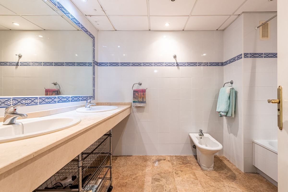 Appartement te koop in San Pedro de Alcántara | 2 slaapkamers H5329675