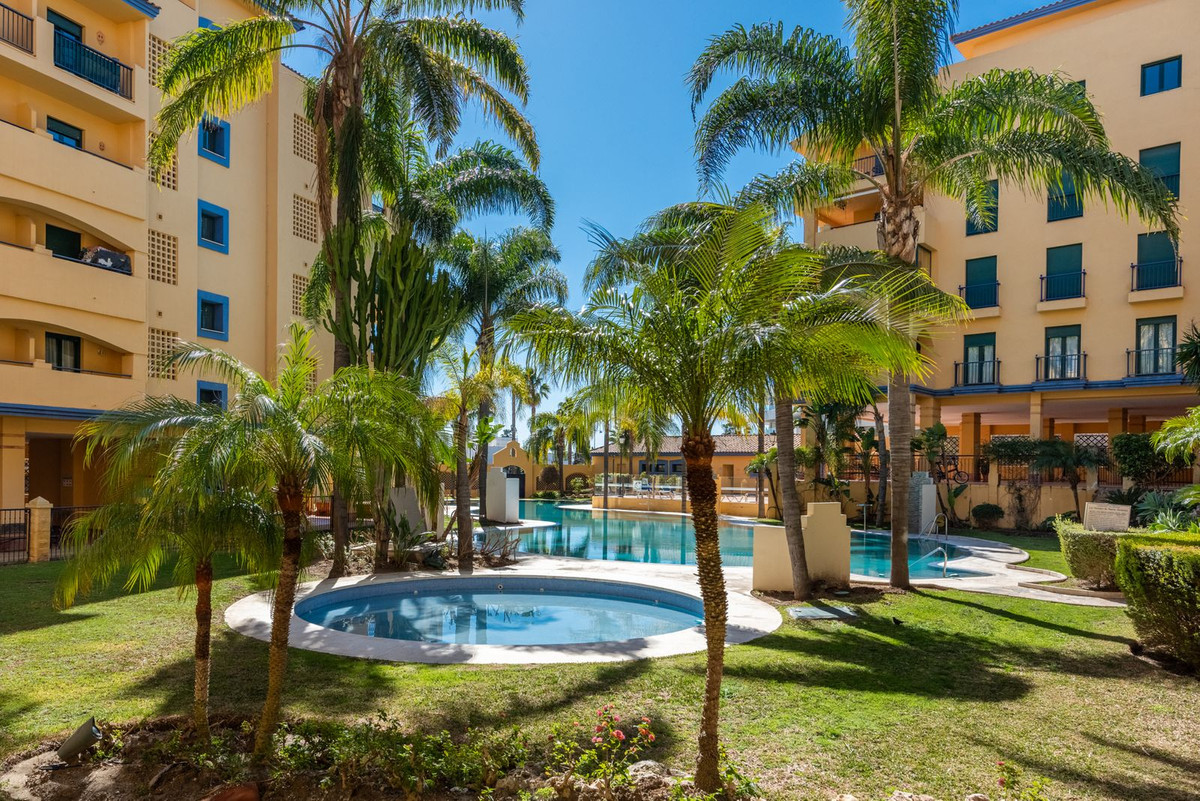 Appartement te koop in San Pedro de Alcántara | 2 slaapkamers H5329675