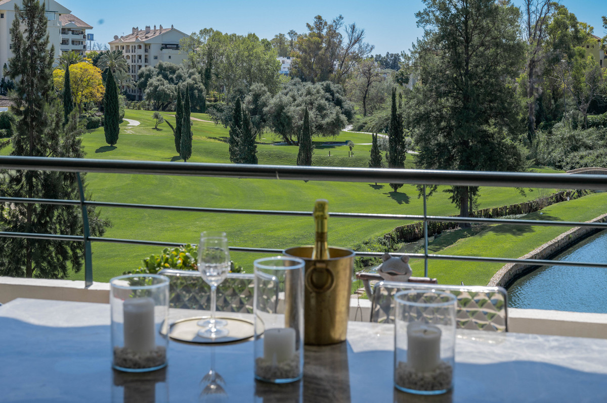 Appartement te koop in San Pedro de Alcántara | 4 slaapkamers H5349172