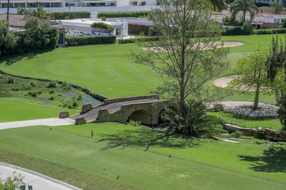 Appartement te koop in San Pedro de Alcántara | 4 slaapkamers H5349172